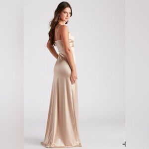 Bnwt Windsor dress